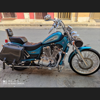 Moto Suzuki intruder