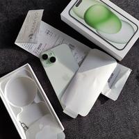 Iphone 15 verde mela