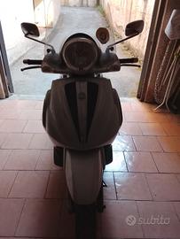 Beverly 125cc con assicurazione 