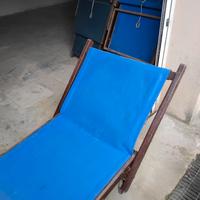 Lettini e sdraio legno spiaggia