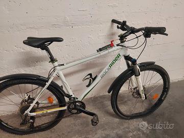  Bike adatta a percorsi sterrati e asfaltati