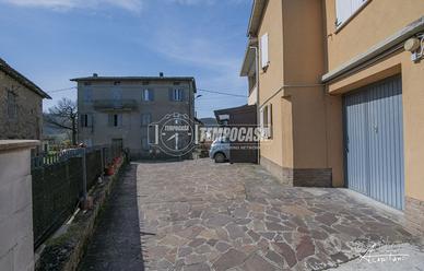 Villa Bifamigliare con doppio garage e giardino p