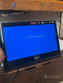 Televisione toshiba con braccio