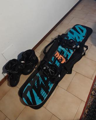 Snowboard Drake 155 + attacchi Drake KING + borsa