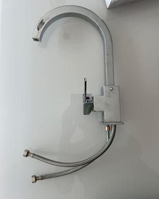Rubinetto canna alta girevole CM con base quadrata
