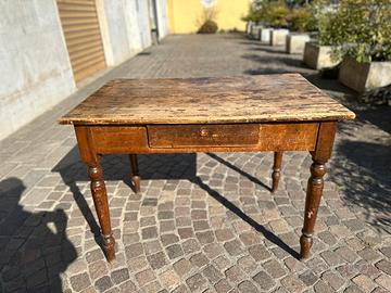 Antico tavolino scrittoio