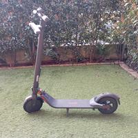 monopattino NINEBOT Segway E22E
