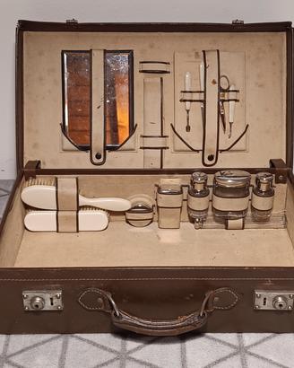 Antica valigia da toilette vintage da viaggio