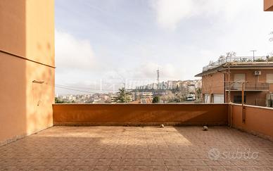 Ampio quadrilocale con terrazzo di 90 mq