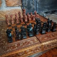 Scacchi artigianali Balinesi in legno intagliato
