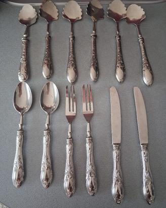 Set di posate in argento