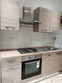 Cucina fissa + mobili composizione libera abbin