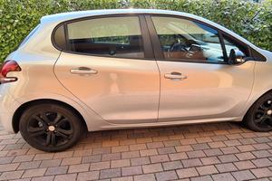 Peugeot 208 208 HDi 68CV 5P Active