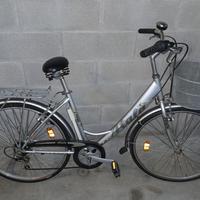 Atala avenue bicicletta donna con sella olandese