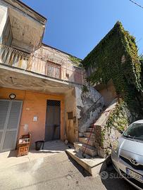 Casa indipendente su due livelli 280mq