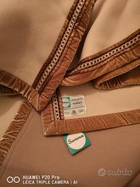 Coperta matrimoniale pura lana vergine.