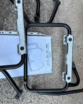 Portavaligie laterali Givi PL2105CAM Yamaha XT660Z