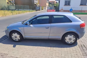 AUDI A3 1.6 