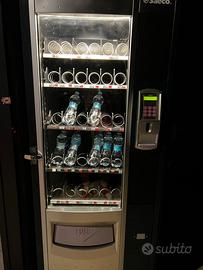 Distributore automatico bevande saeco