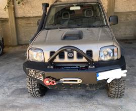 Suzuki Jimny fuori strada