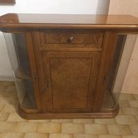 Mobile credenza con vetrine