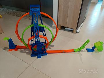 Pista Hotwheels macchinine