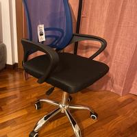 Sedia ufficio / scrivania con ruote già montata