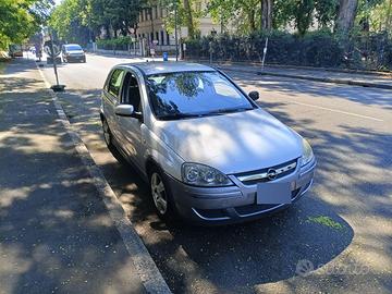Opel CORSA 2005 | 165.000 Km Milano