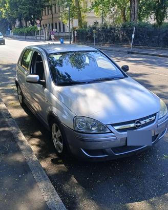 Opel CORSA 2005 | 165.000 Km Milano