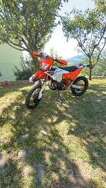 KTM hardenduro modello 2025