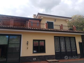 VILLA 230 mq+ DEPENDANCE 90 mq+ TERRENO 3600 MQ