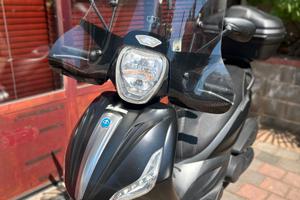 Piaggio Beverly 350 benzina - Imm. 2018