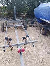 Carrello per barca/gommone non omologato.
