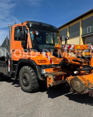 UNIMOG U400 / 238 Cv.VARIO PILOTE