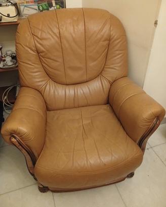 poltrone e divano vintage in pelle