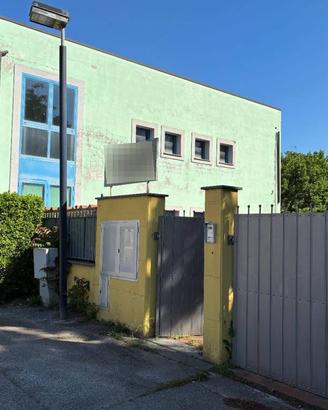Immobile in asta di 486 m² con più di 5 locali a S