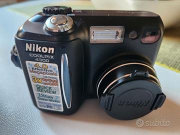 FOTOCAMERA DIGITALE  NIKON coolpix 4300- CUSTODIA.