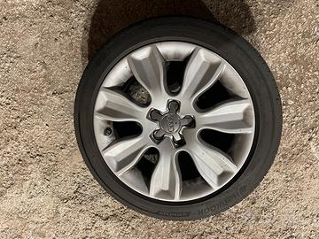 Cerchi in lega Audi A1 con montate gomme da neve