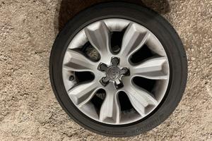 Cerchi in lega Audi A1 con montate gomme da neve