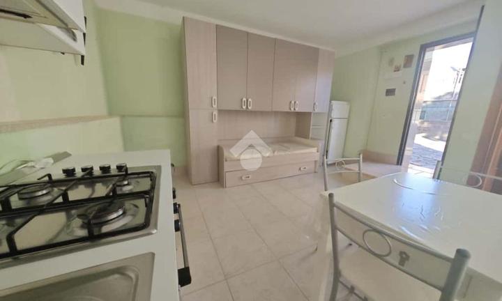 MONOLOCALE A MINTURNO