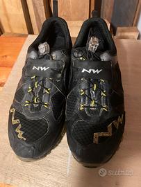 Scarpe  mtb  con aggancio per tacchette