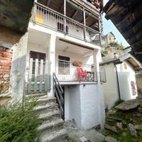 CASA SEMINDIPENDENTE A COSSOGNO