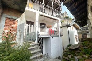 CASA SEMINDIPENDENTE A COSSOGNO