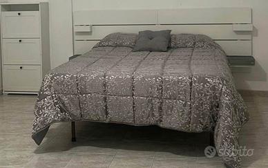 Testata letto matrimoniale con comodini Ikea