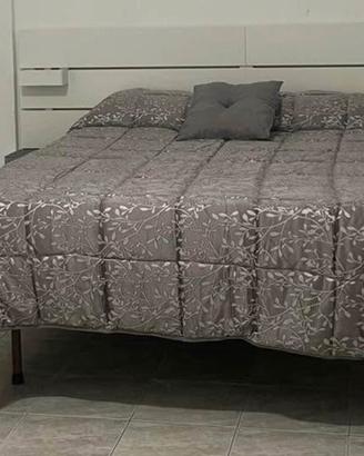 Testata letto matrimoniale con comodini Ikea