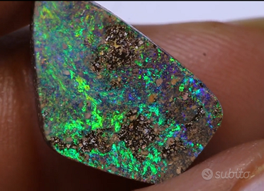 Opale Boulder Queensland Australia 6,07 ct – raro