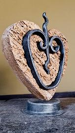 Cuore in Legno con intarsi in ferro