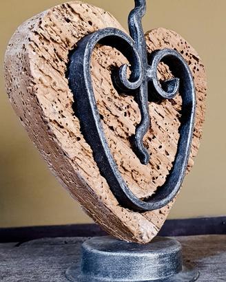 Cuore in Legno con intarsi in ferro