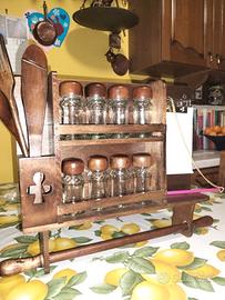 Porta spezie in legno