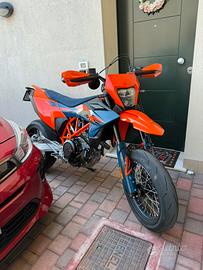 ktm 690 smcr 2026 vm